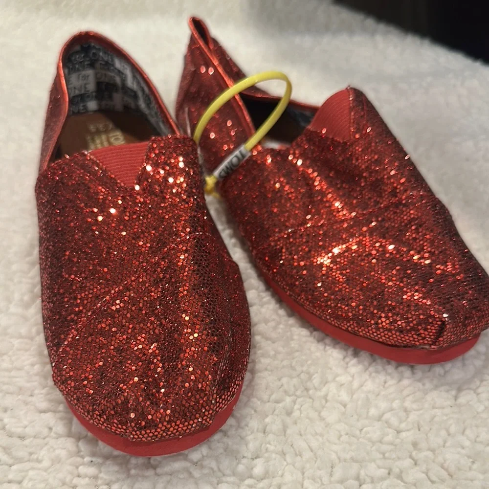 Toms Kids Shoes in Sparkling Red